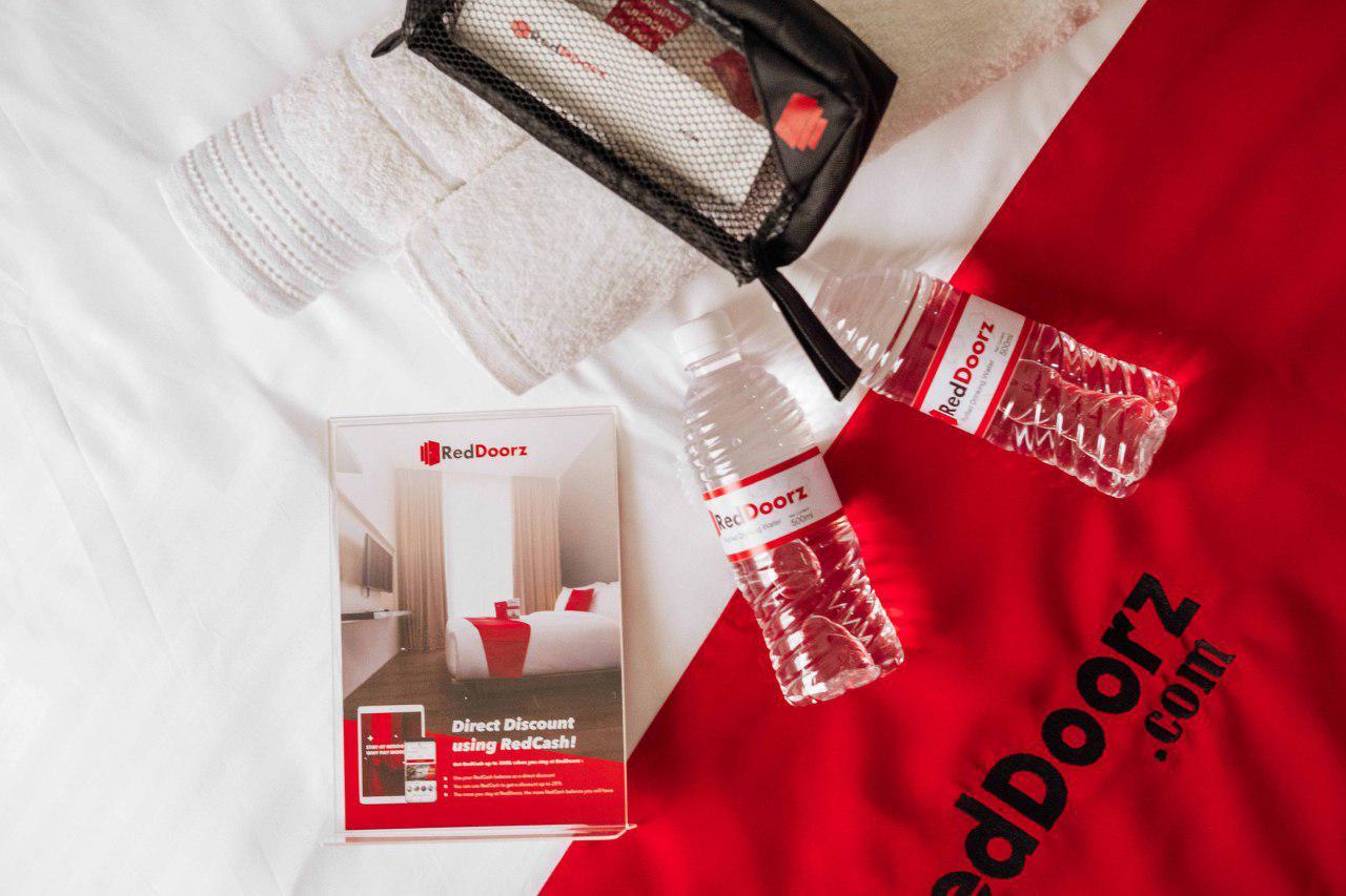 Reddoorz Plus @ Slamet Riyadi Solo Exteriér fotografie