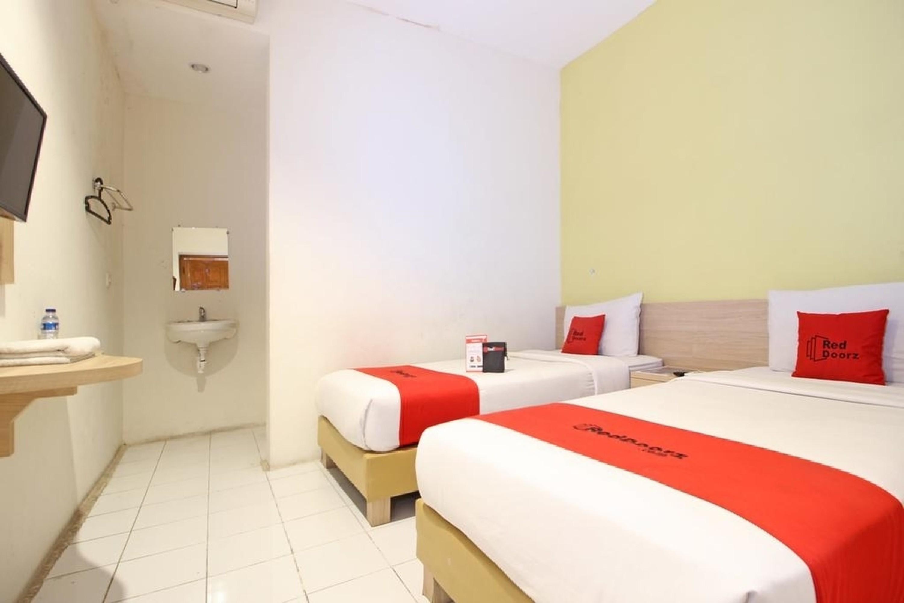 Reddoorz Plus @ Slamet Riyadi Solo Exteriér fotografie