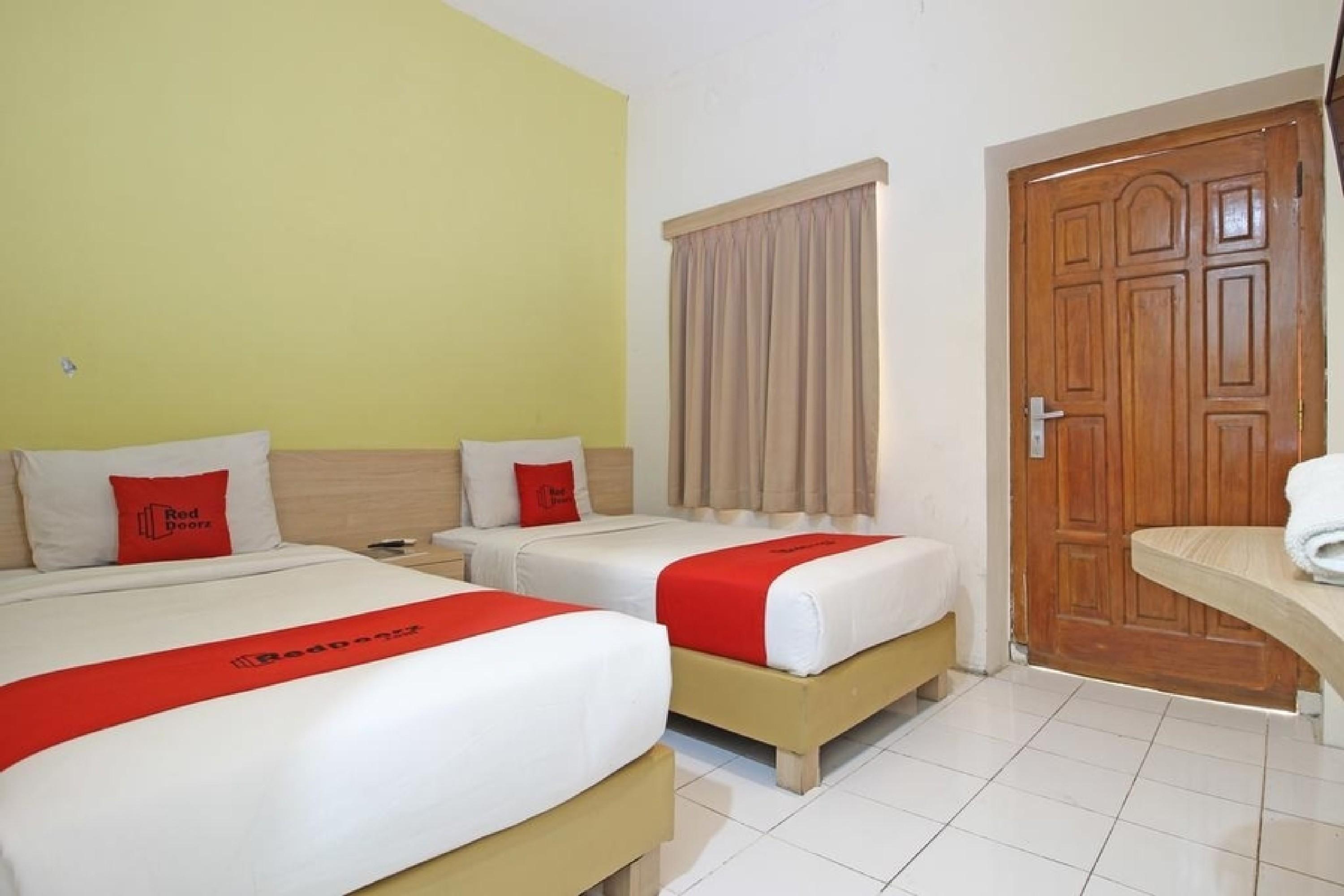 Reddoorz Plus @ Slamet Riyadi Solo Exteriér fotografie
