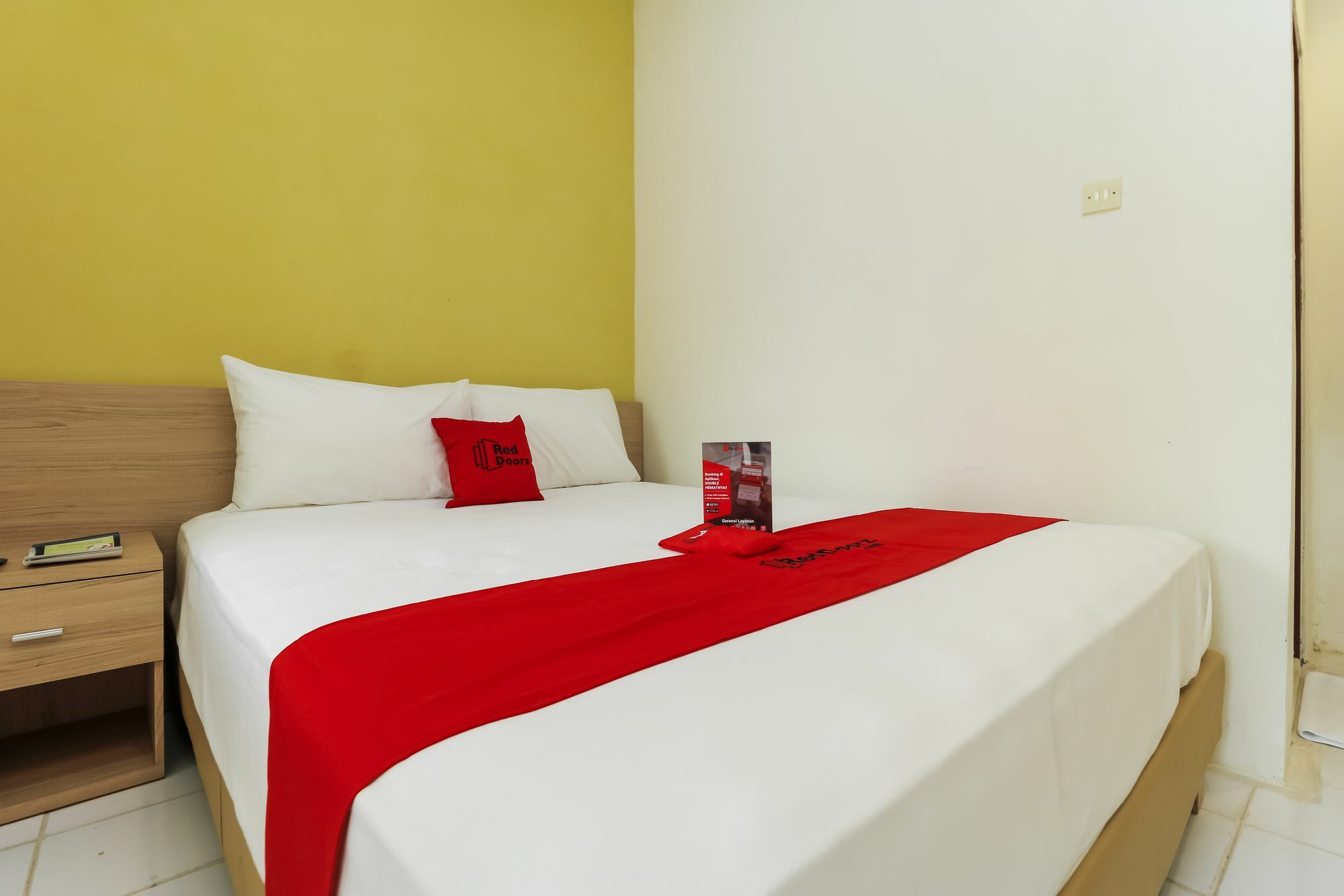 Reddoorz Plus @ Slamet Riyadi Solo Exteriér fotografie